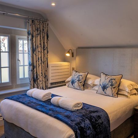 Burlington House Boutique Acomodação com café da manhã Oxford Exterior foto A bedroom at The Old Vicarage Hotel