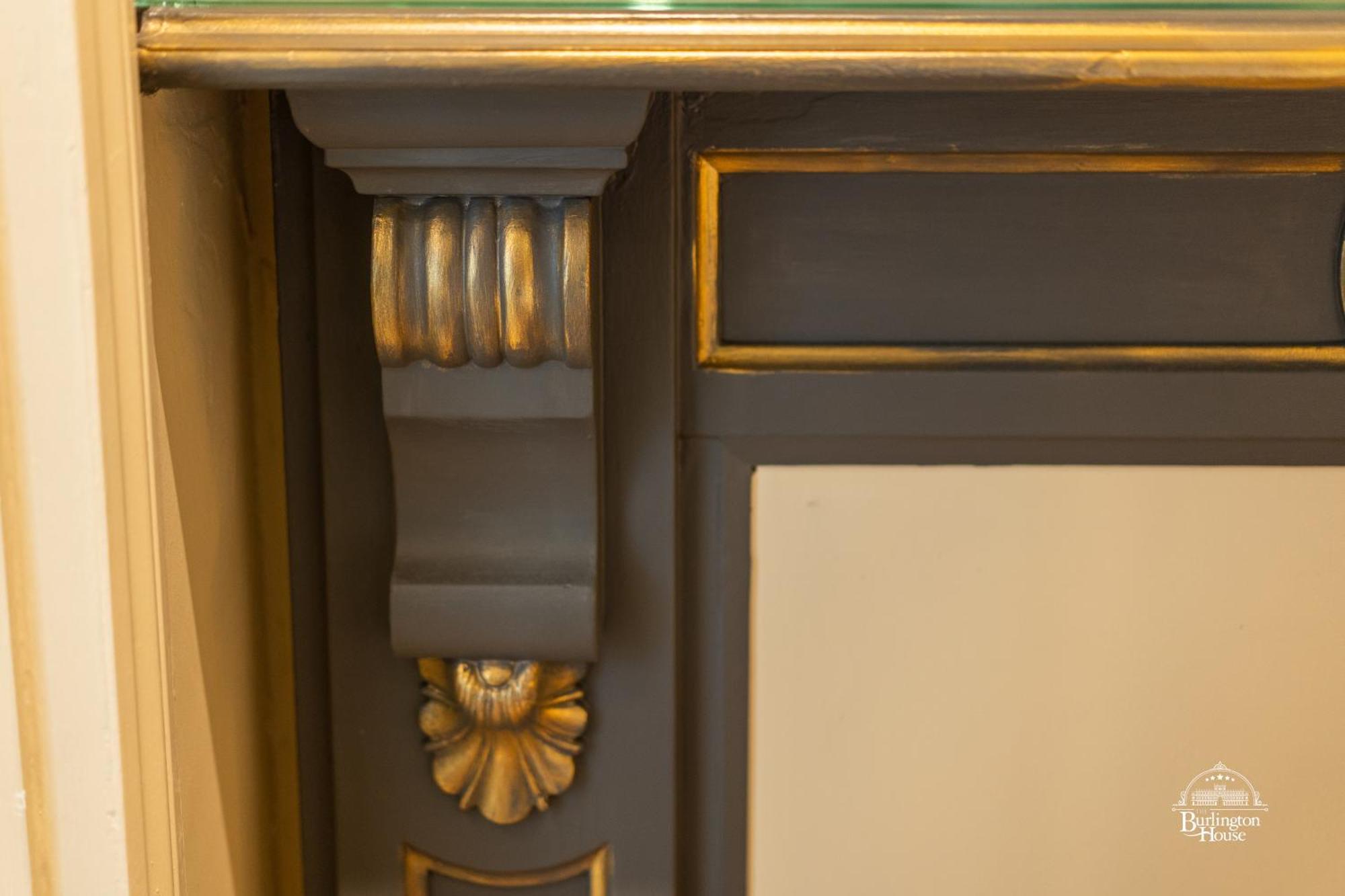 Burlington House Boutique Acomodação com café da manhã Oxford Quarto foto Detail of the fireplace
