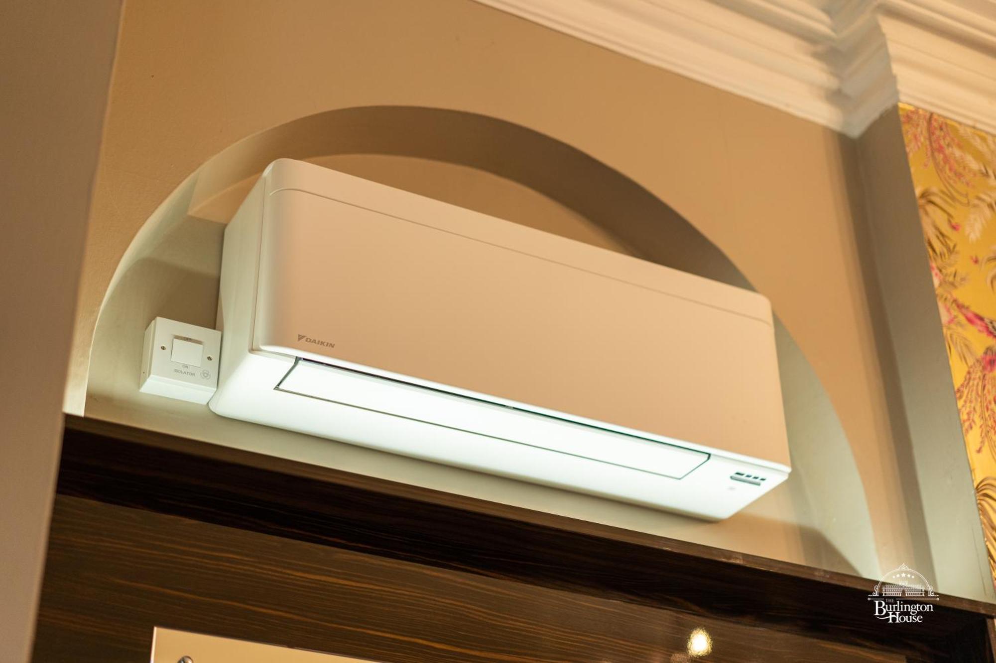 Burlington House Boutique Acomodação com café da manhã Oxford Quarto foto A wall-mounted air conditioner
