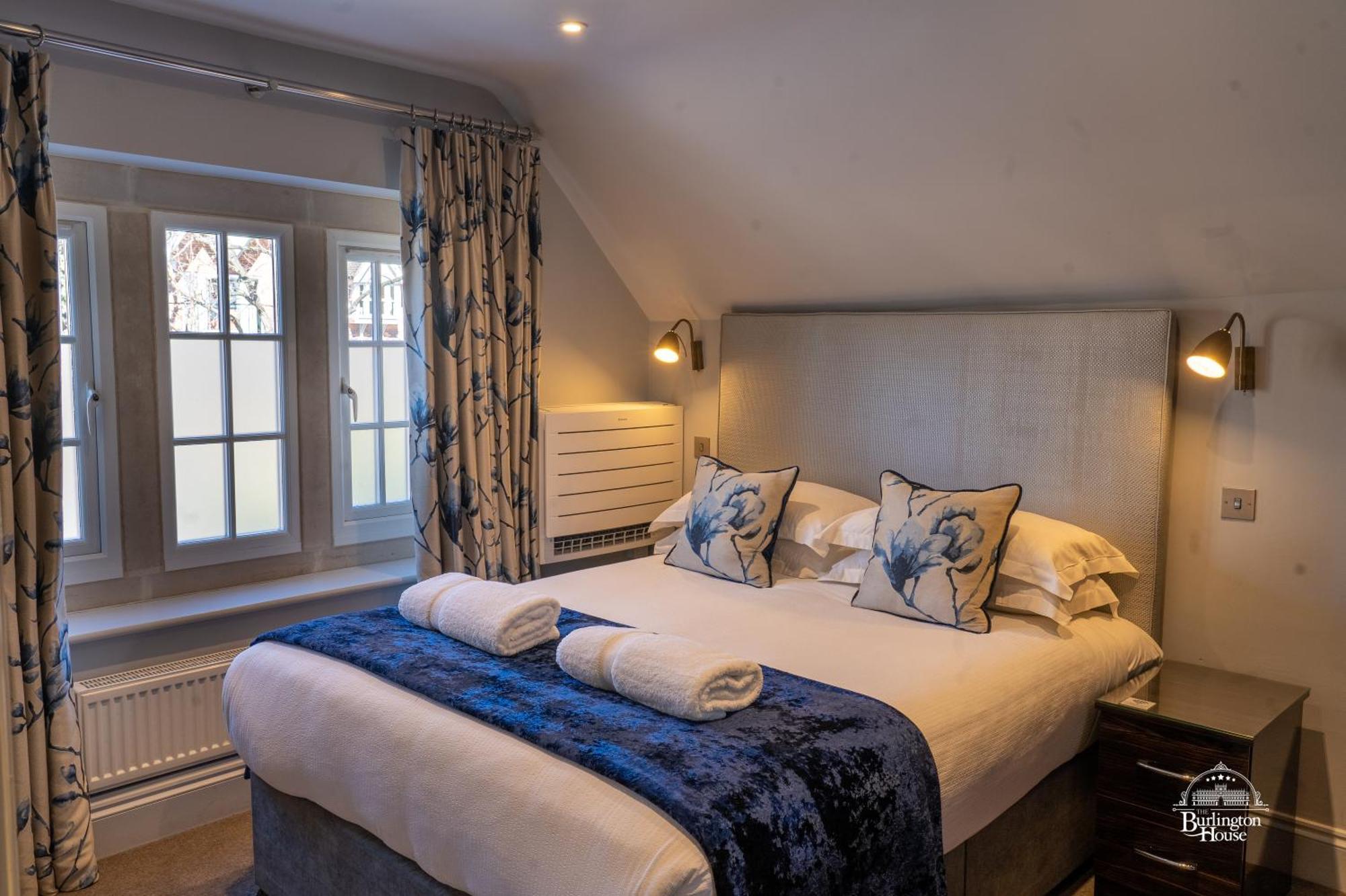 Burlington House Boutique Acomodação com café da manhã Oxford Exterior foto A bedroom at The Old Vicarage Hotel