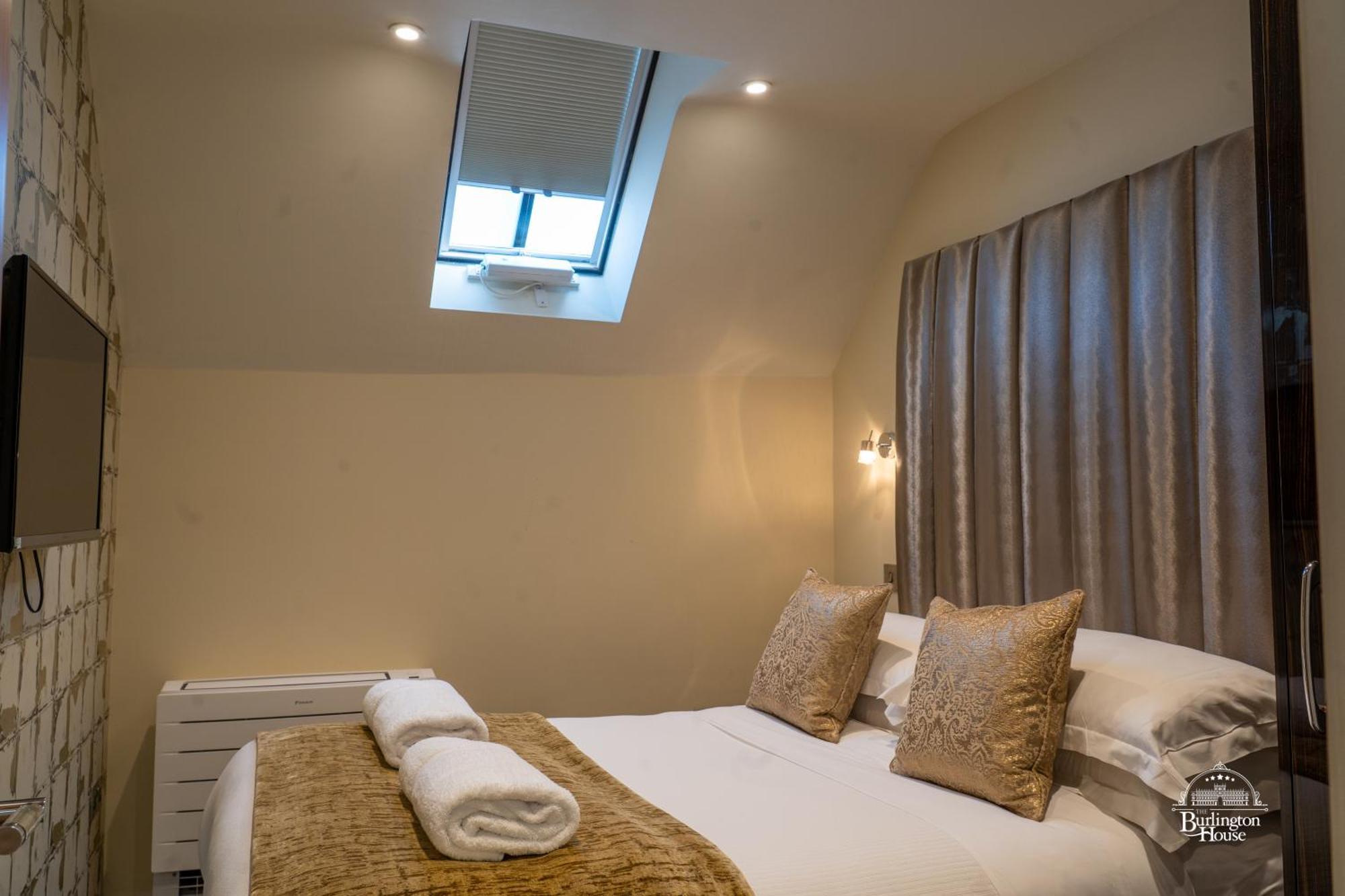 Burlington House Boutique Acomodação com café da manhã Oxford Exterior foto A bedroom at the hotel